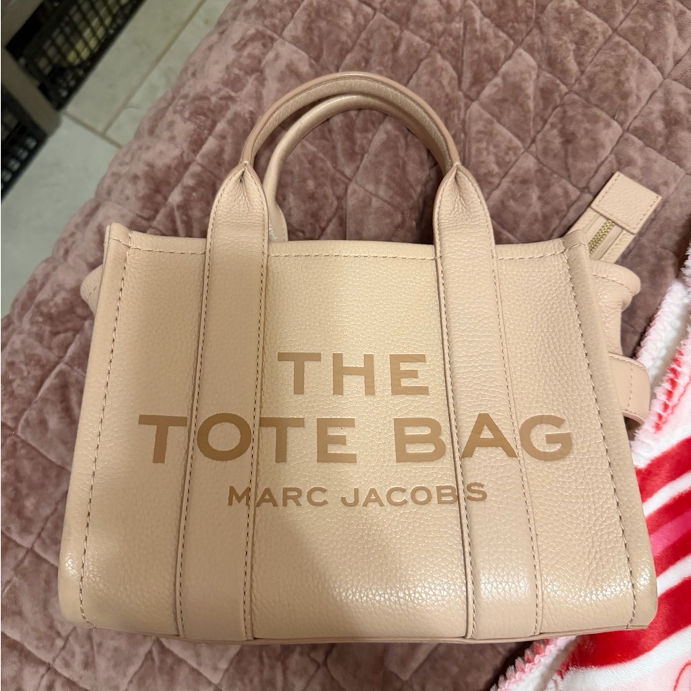 Marc Jacobs Leather pink Tote Bag